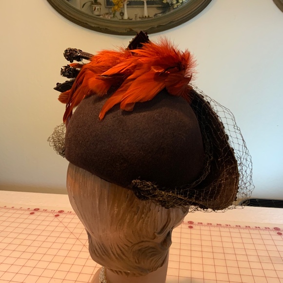Vintage 1930s -1940s Brown felt wool Cloche style hat w/ sequins & rust feathers main image 13